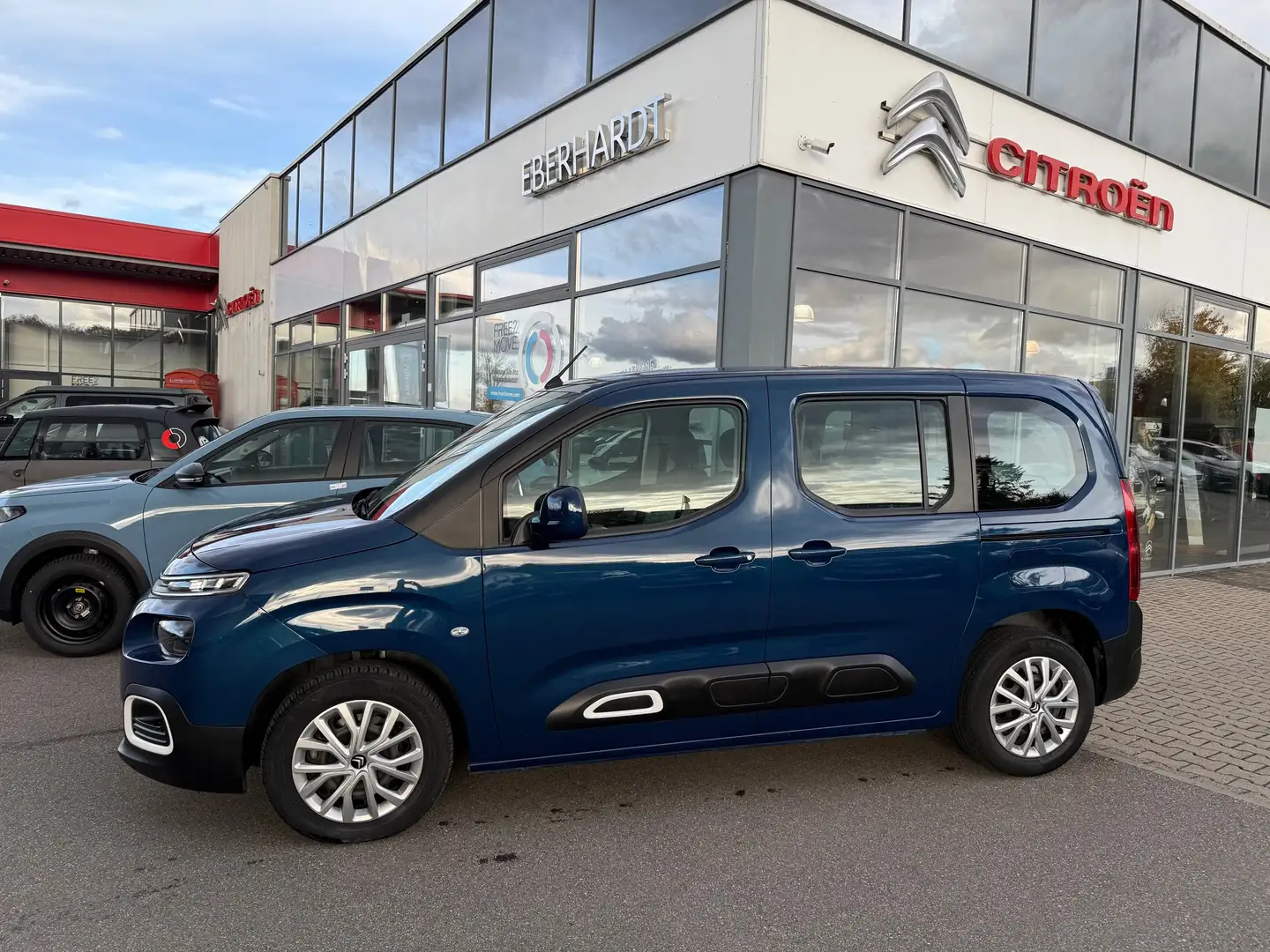 Citroen Berlingo PureTech 130 EAT8 Feel Automatik Bleu - 2