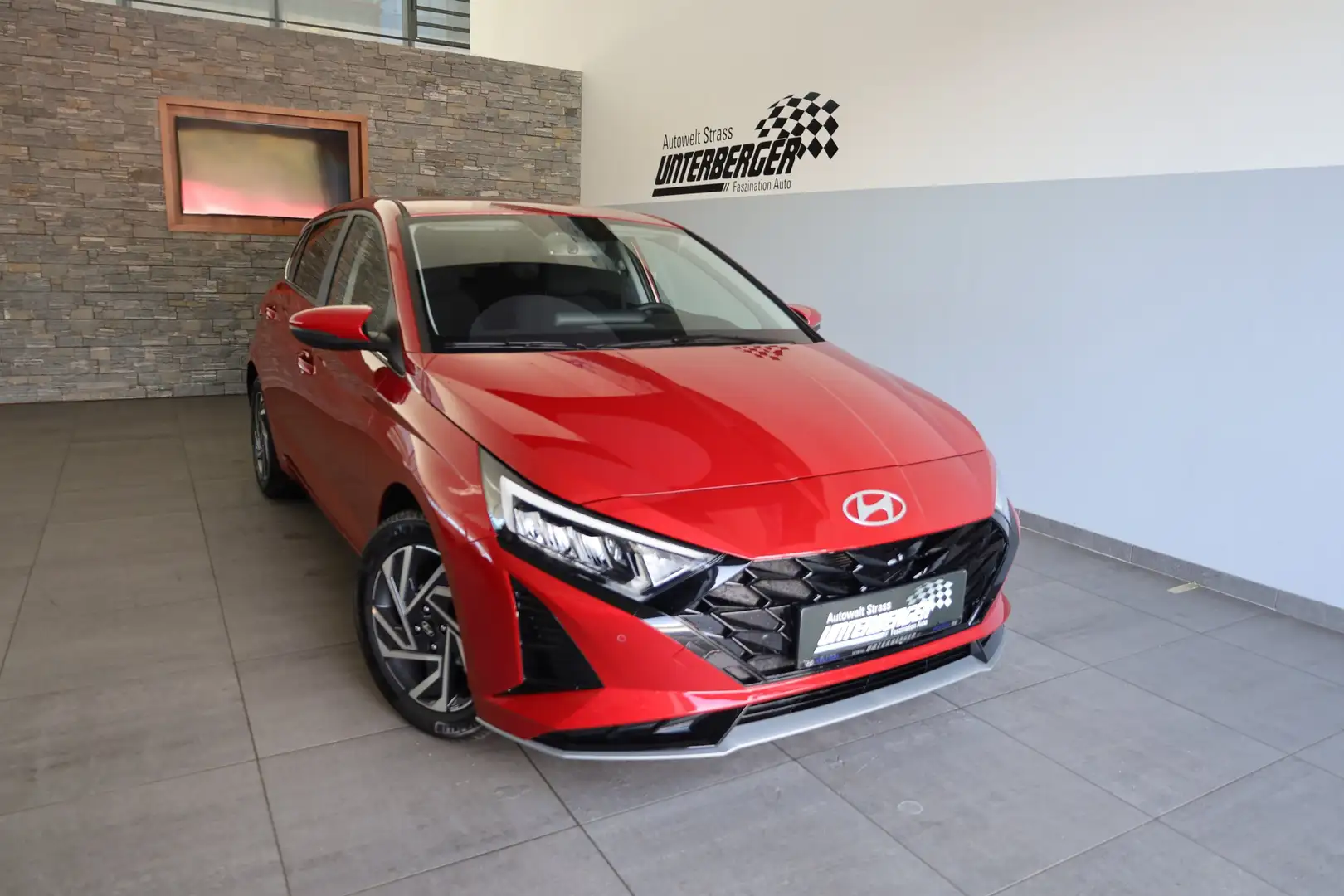 Hyundai i20 GO Plus 1.2 MPI Rood - 2