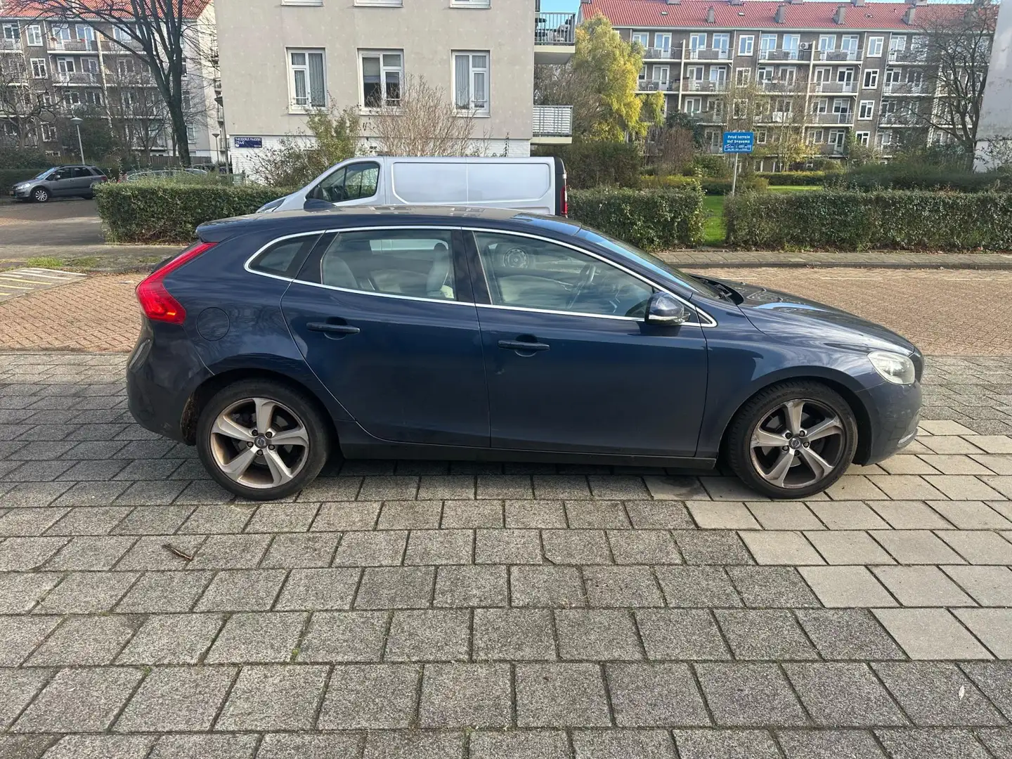 Volvo V40 1.6 D2 Summum Automaat Leder Cruise Navi Bleu - 2