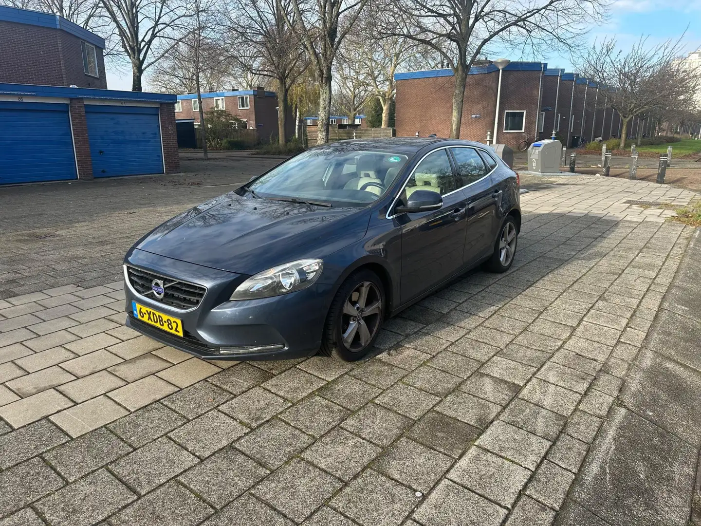 Volvo V40 1.6 D2 Summum Automaat Leder Cruise Navi Bleu - 1