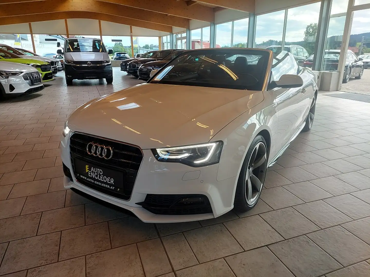 Audi A5 Cabrio 2,0 TDI DPF Aut. S-LINE Weiß - 2