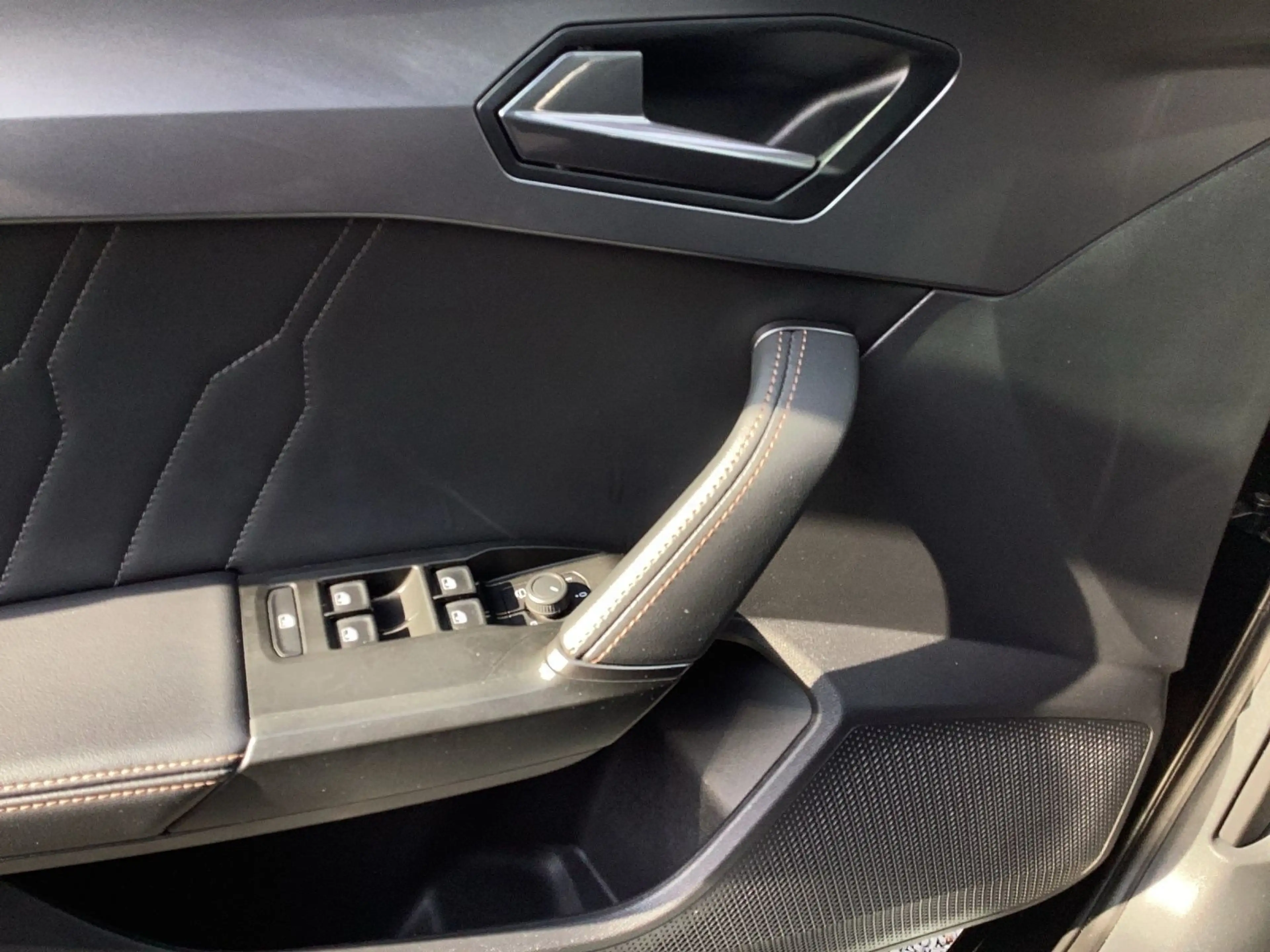 CUPRA Formentor 1.5 TSI DSG LED NAVI KAMERA LM18 — photo 8