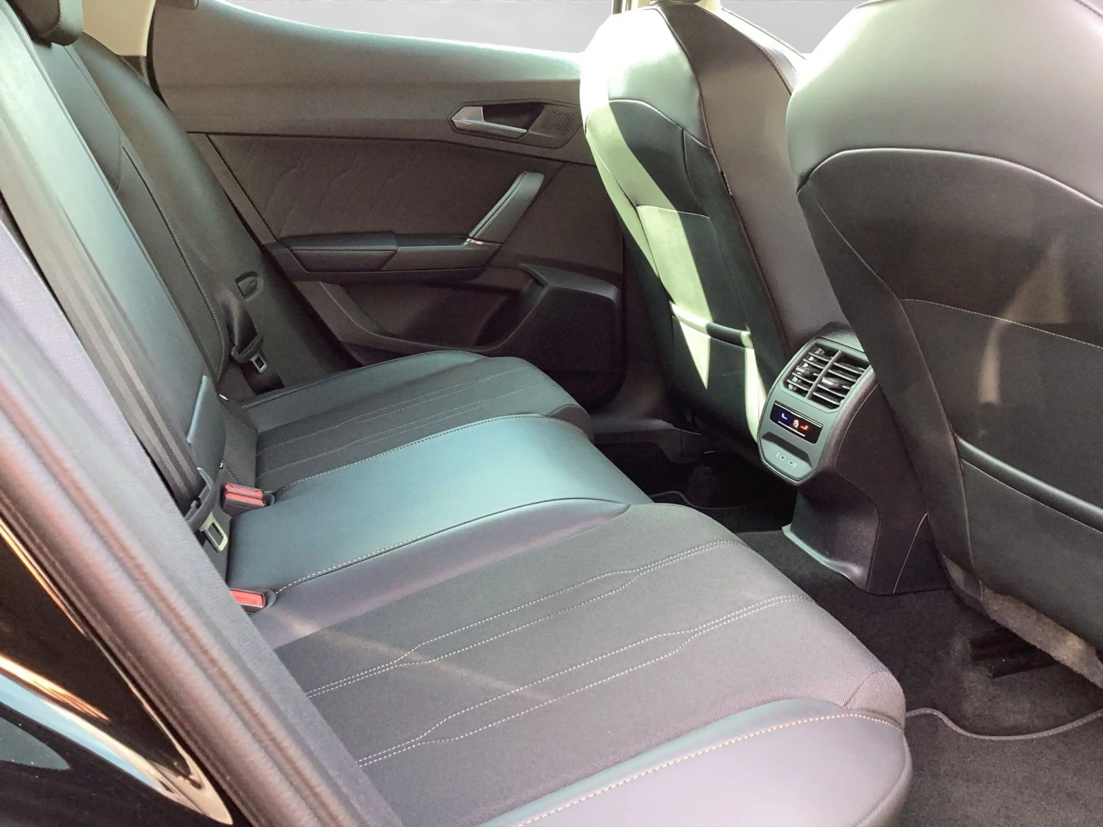 CUPRA Formentor 1.5 TSI DSG LED NAVI KAMERA LM18 — photo 6
