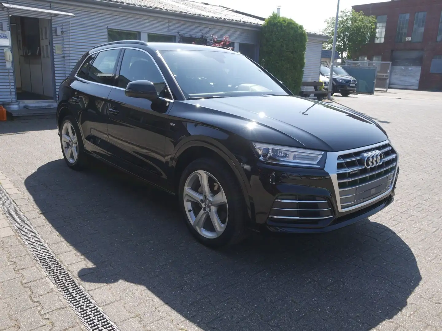 Audi Q5 40 TDI quattro sport S-line Navi Xenon PDC Noir - 1