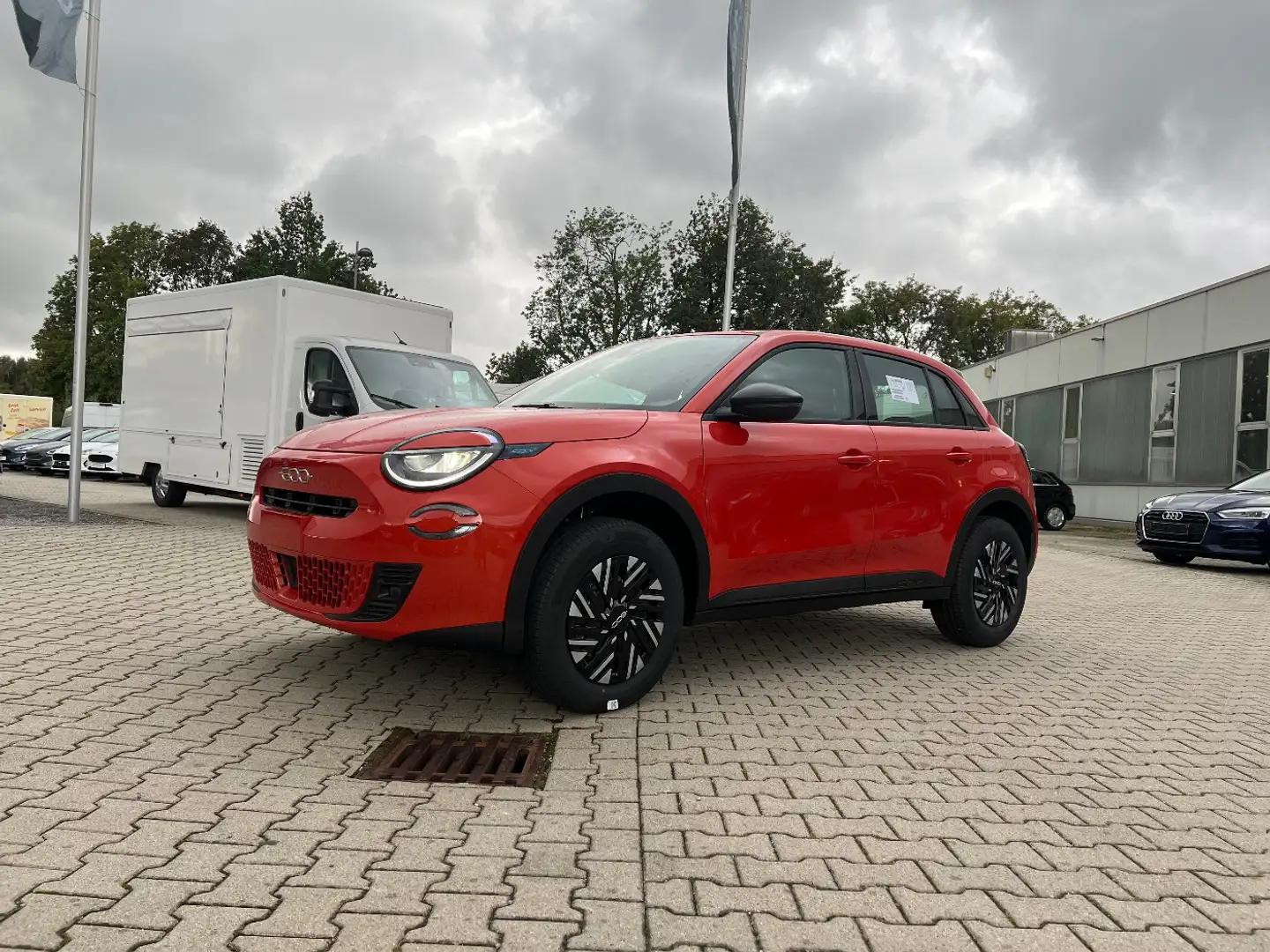 Fiat 600 1.2 Hybrid 125 Jahre Edition *LED PDC Sitzh. Oranžová - 1