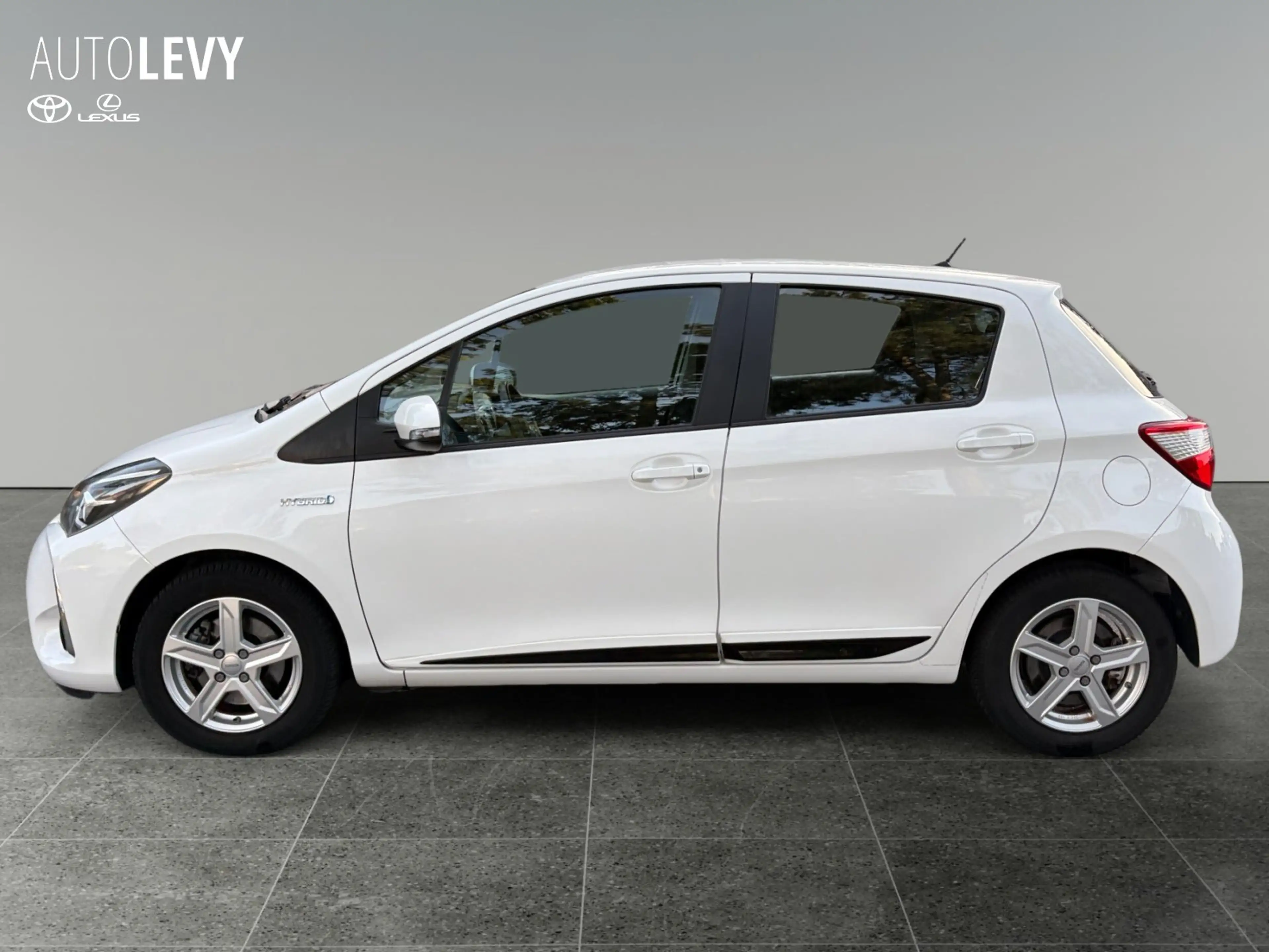 Toyota Yaris 1.5 Hybrid Comfort *KAMERA*KLIMA*SHZ* — photo 3