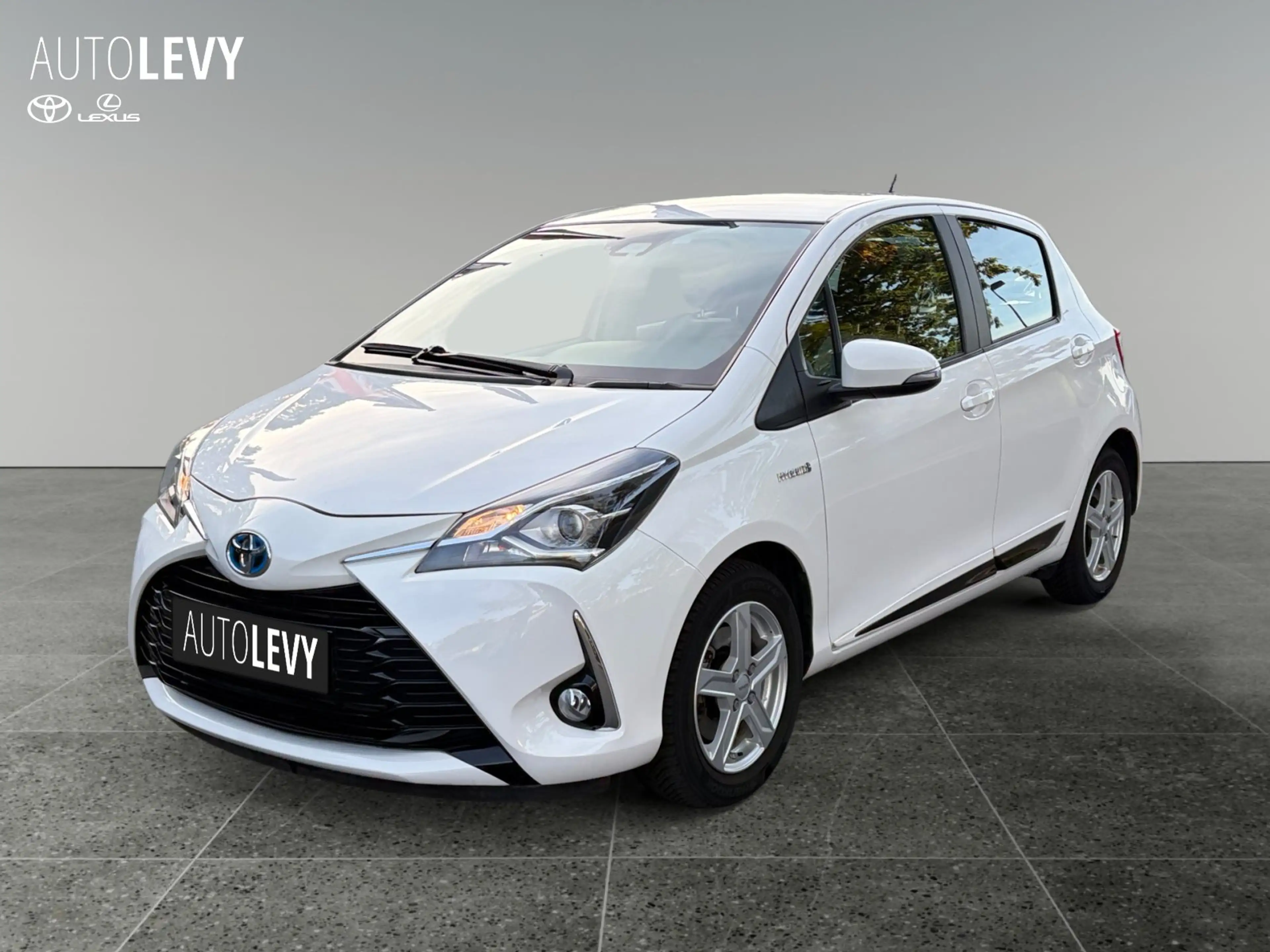 Toyota Yaris 1.5 Hybrid Comfort *KAMERA*KLIMA*SHZ* — photo 2