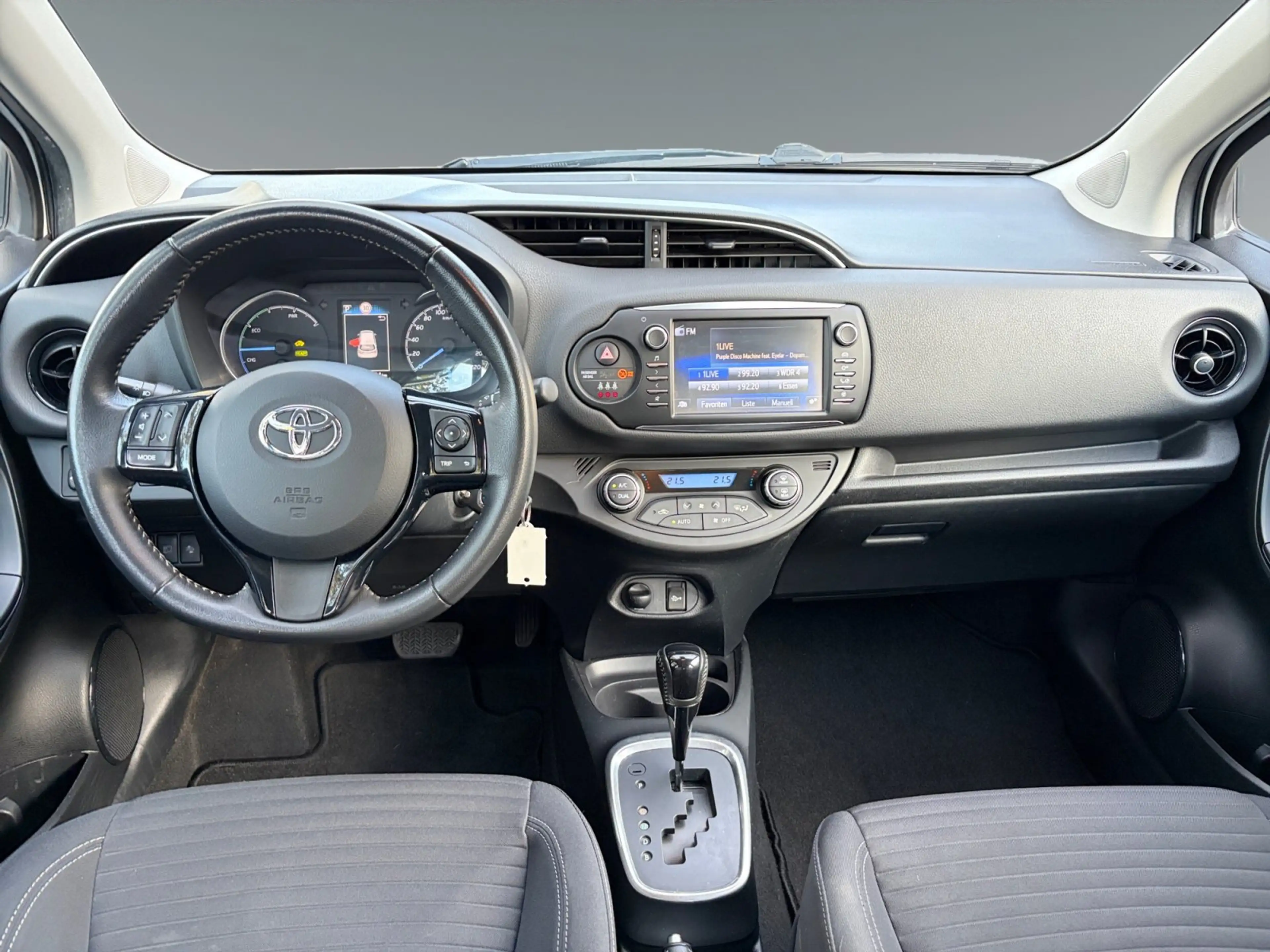 Toyota Yaris 1.5 Hybrid Comfort *KAMERA*KLIMA*SHZ* — photo 11