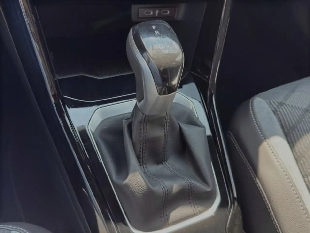 Volkswagen T-Roc TSI DSG R-LINE BLACK-STYLE KAMERA NAVI, миниатюра 11