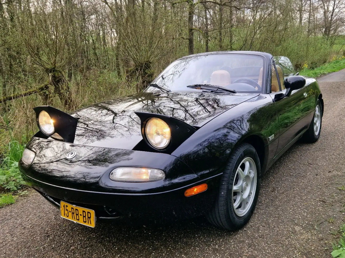 Mazda MX-5 1.8i Miata Чорний - 1