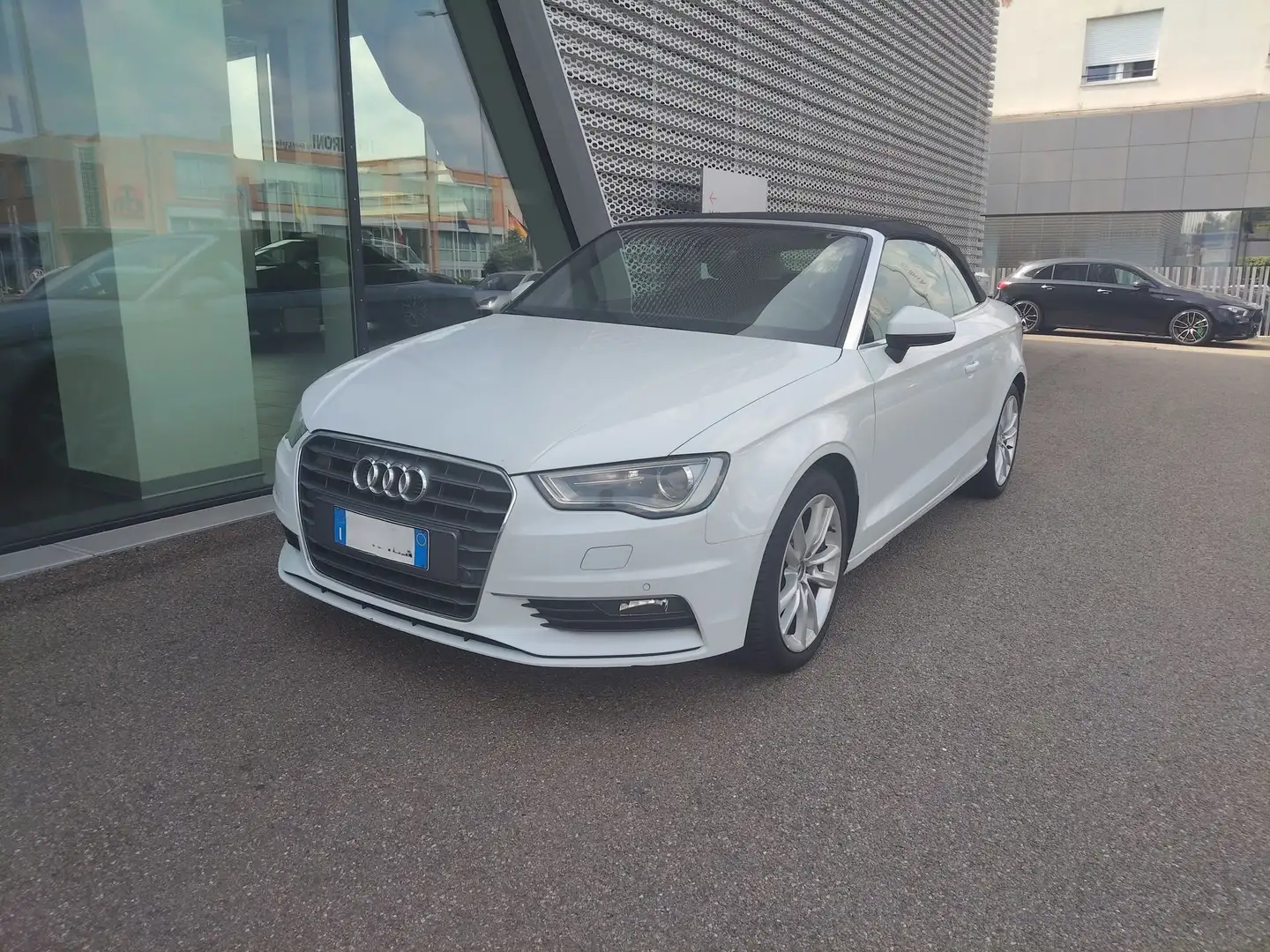 Audi A3 A3 Cabrio 1.6 TDI Ambition Blanc - 1