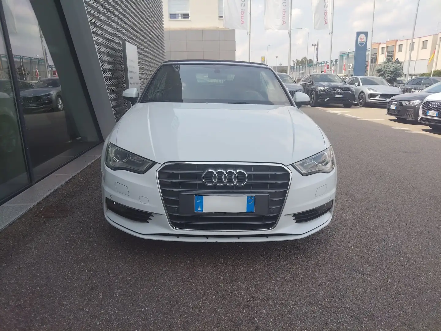 Audi A3 A3 Cabrio 1.6 TDI Ambition Blanc - 2