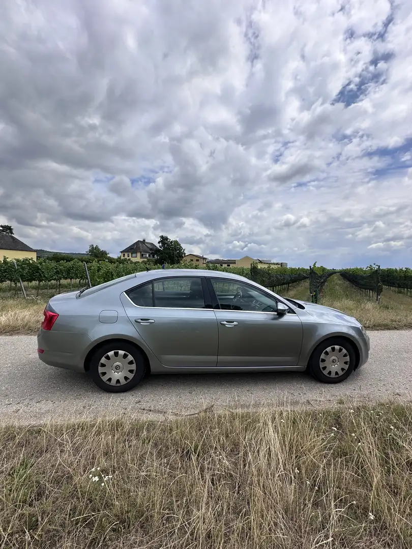 Skoda Octavia 1.6 TDI Green tec DSG Elegance - 2