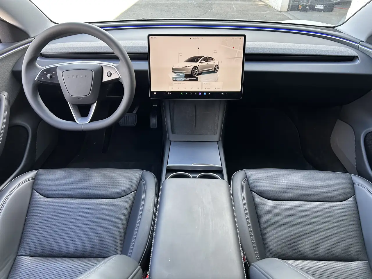 Tesla Model 3 снимка Tesla Model 3
