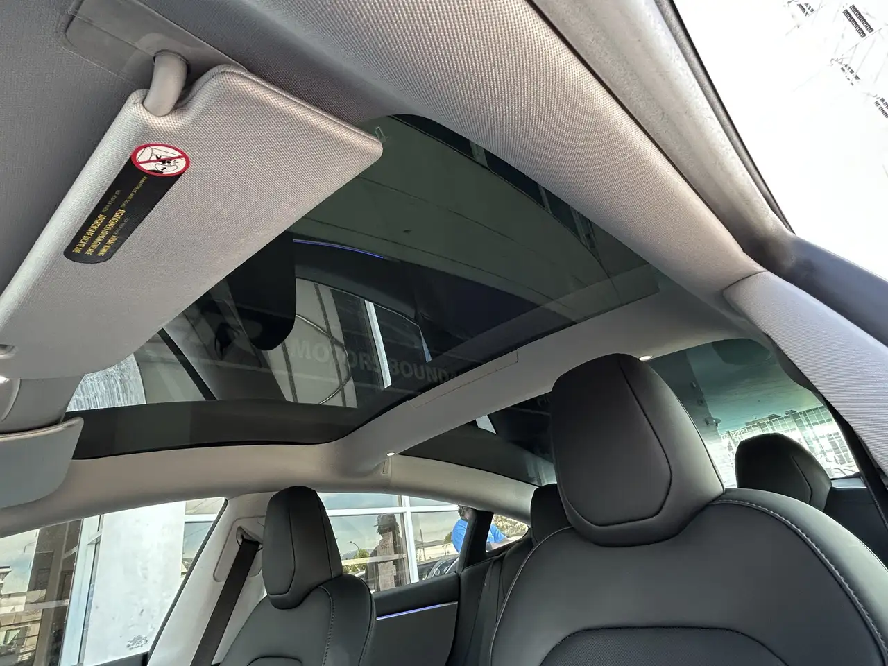 Tesla Model 3 снимка Tesla Model 3