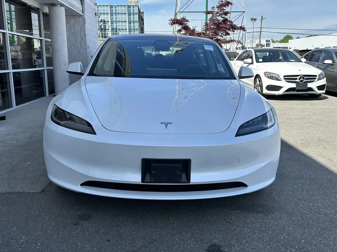 Tesla Model 3 снимка Tesla Model 3