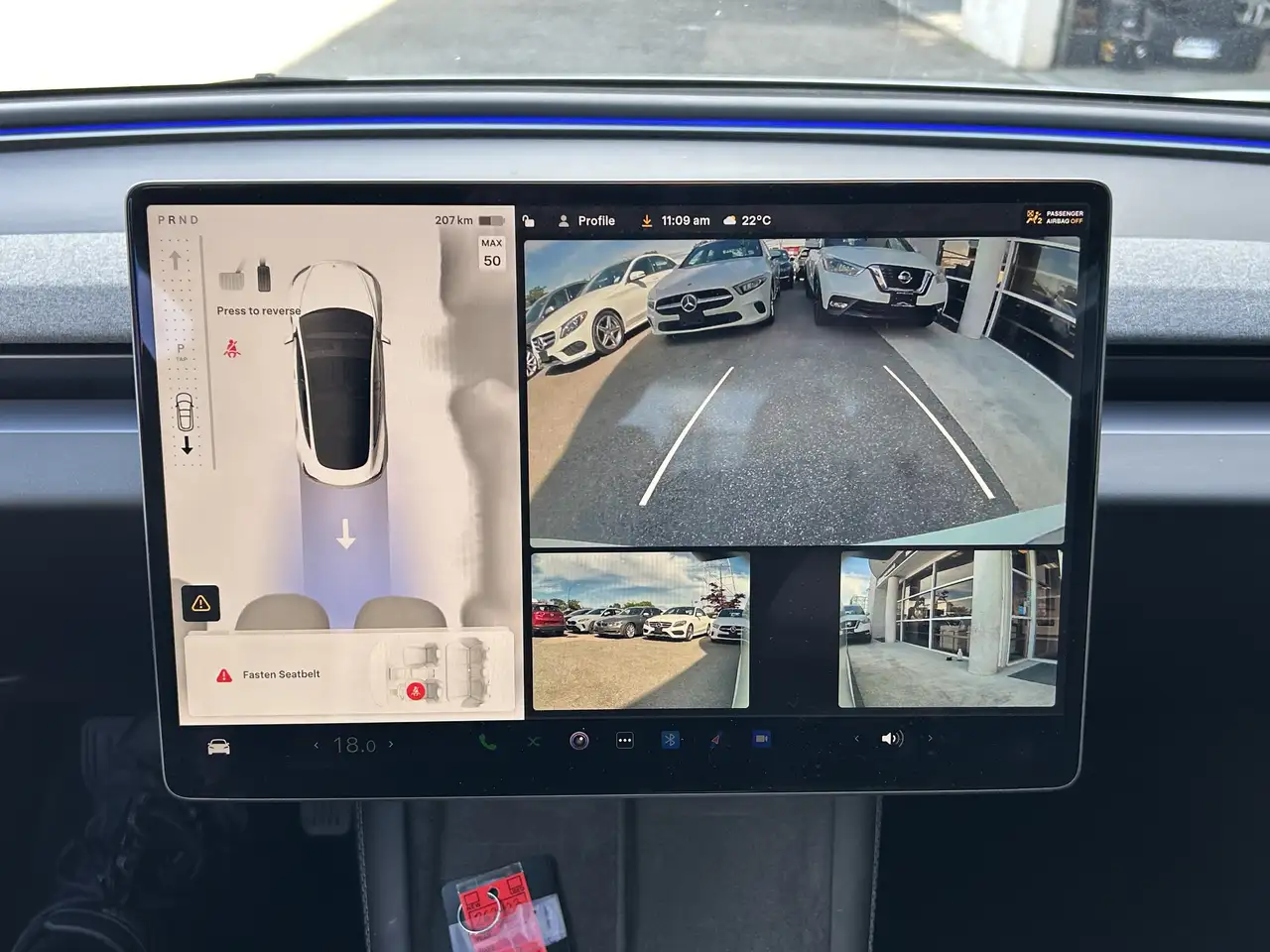 Tesla Model 3 снимка Tesla Model 3