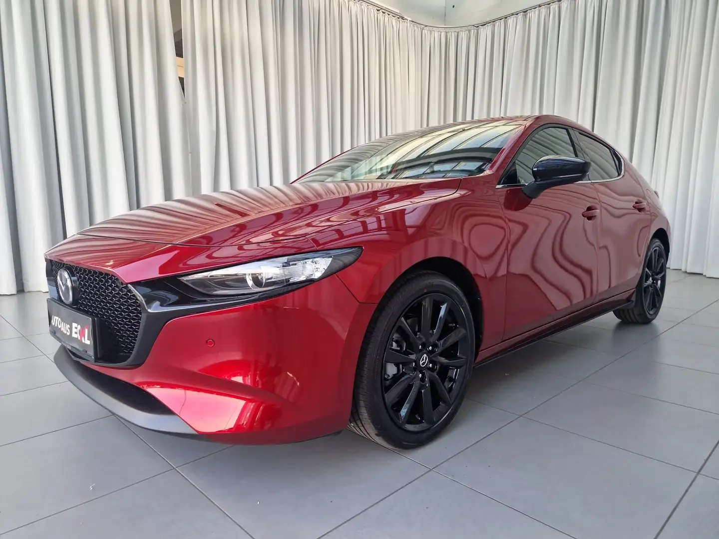Mazda 3 2.5L e-skyactiv G140PS 6MT 2WD Homura Rot - 2