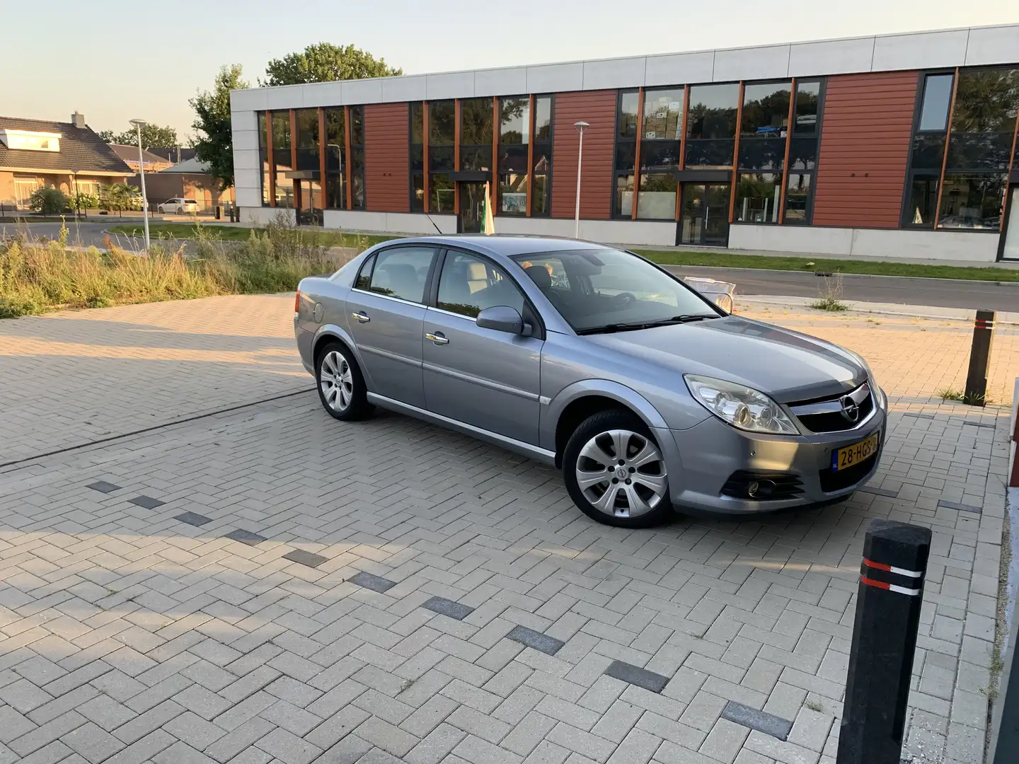 Opel Vectra 1.8-16V Executive Grijs - 2
