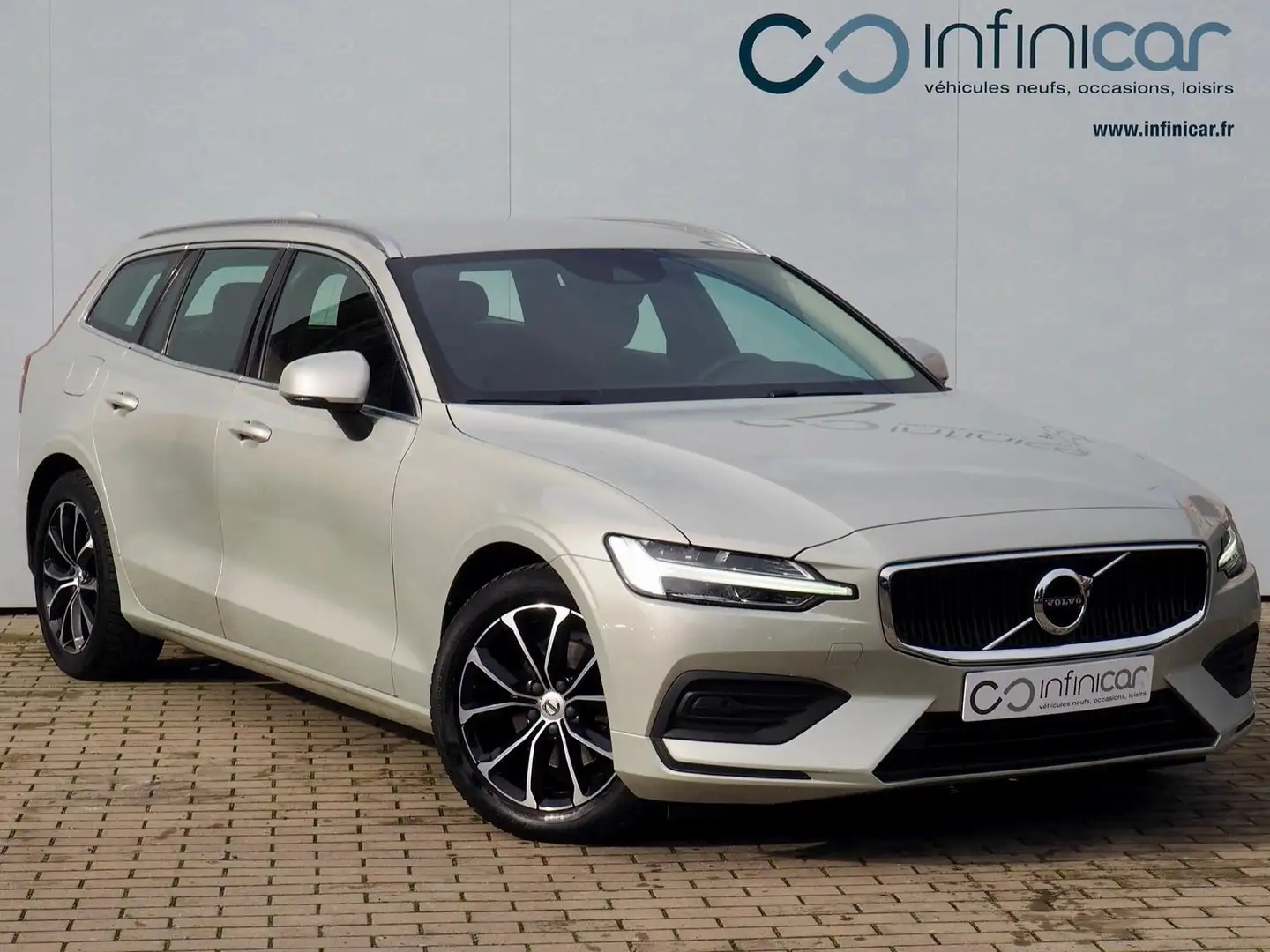 Volvo V60 V60 D3 150 Business Executive + Cuir + Attelage Gris - 1