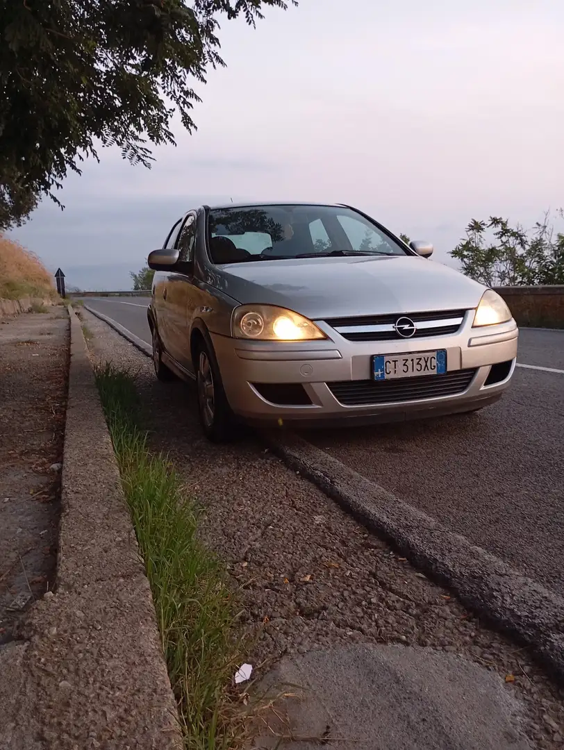 Opel corsa c - 2