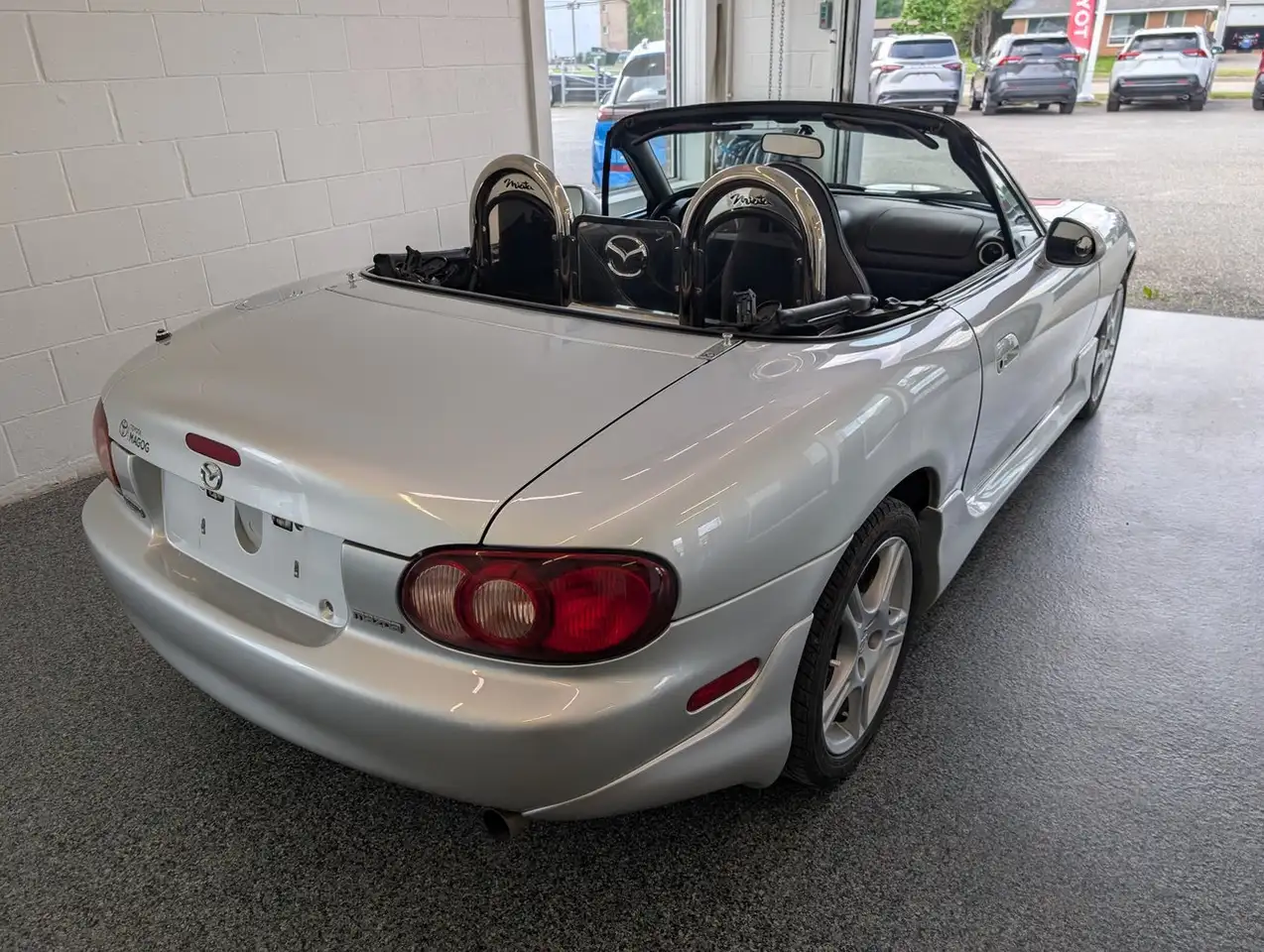 Mazda MX-5 Miata photo Mazda MX-5 Miata