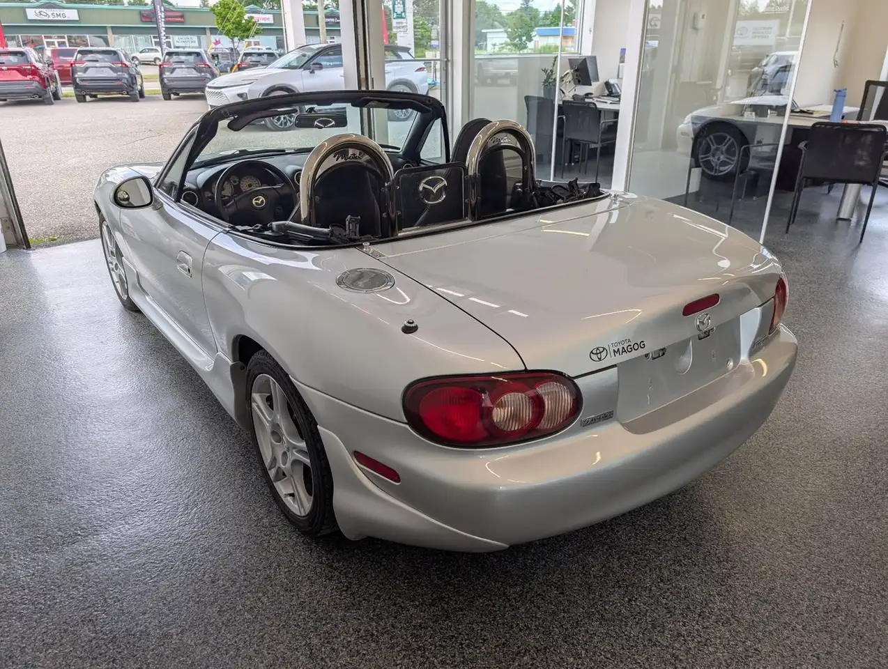 Mazda MX-5 Miata photo Mazda MX-5 Miata