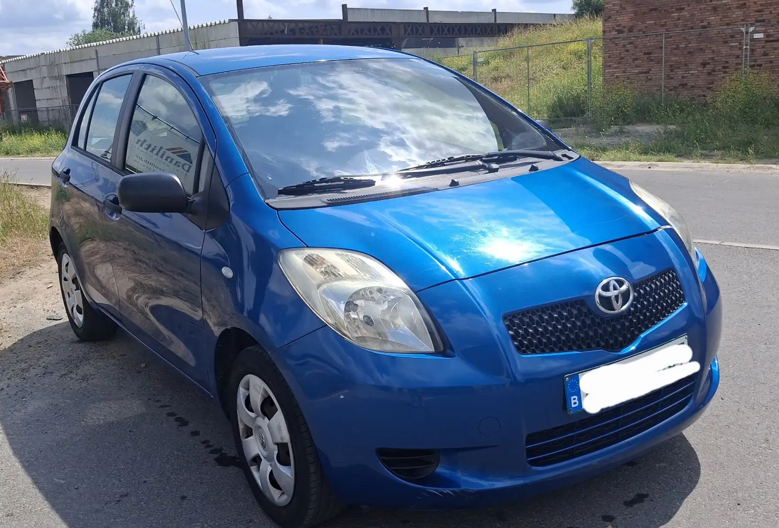 Toyota Yaris 1.0 VVT-i Cool - 1