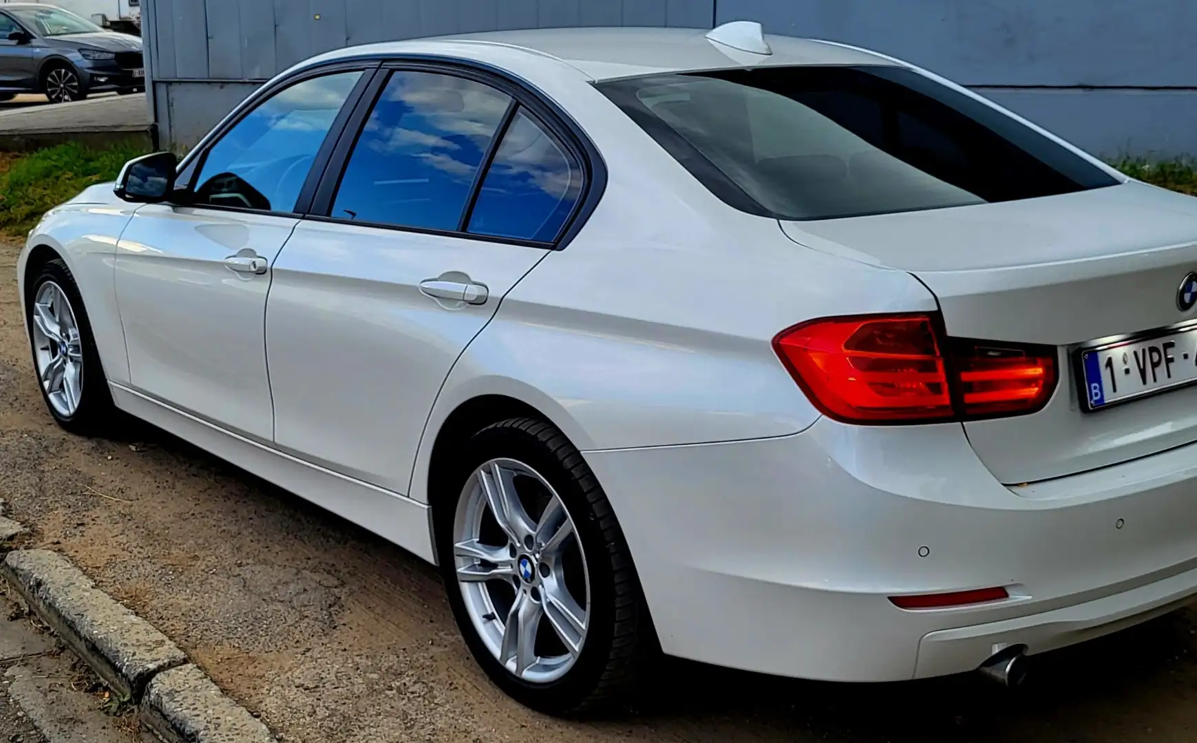 BMW 318 d - 1