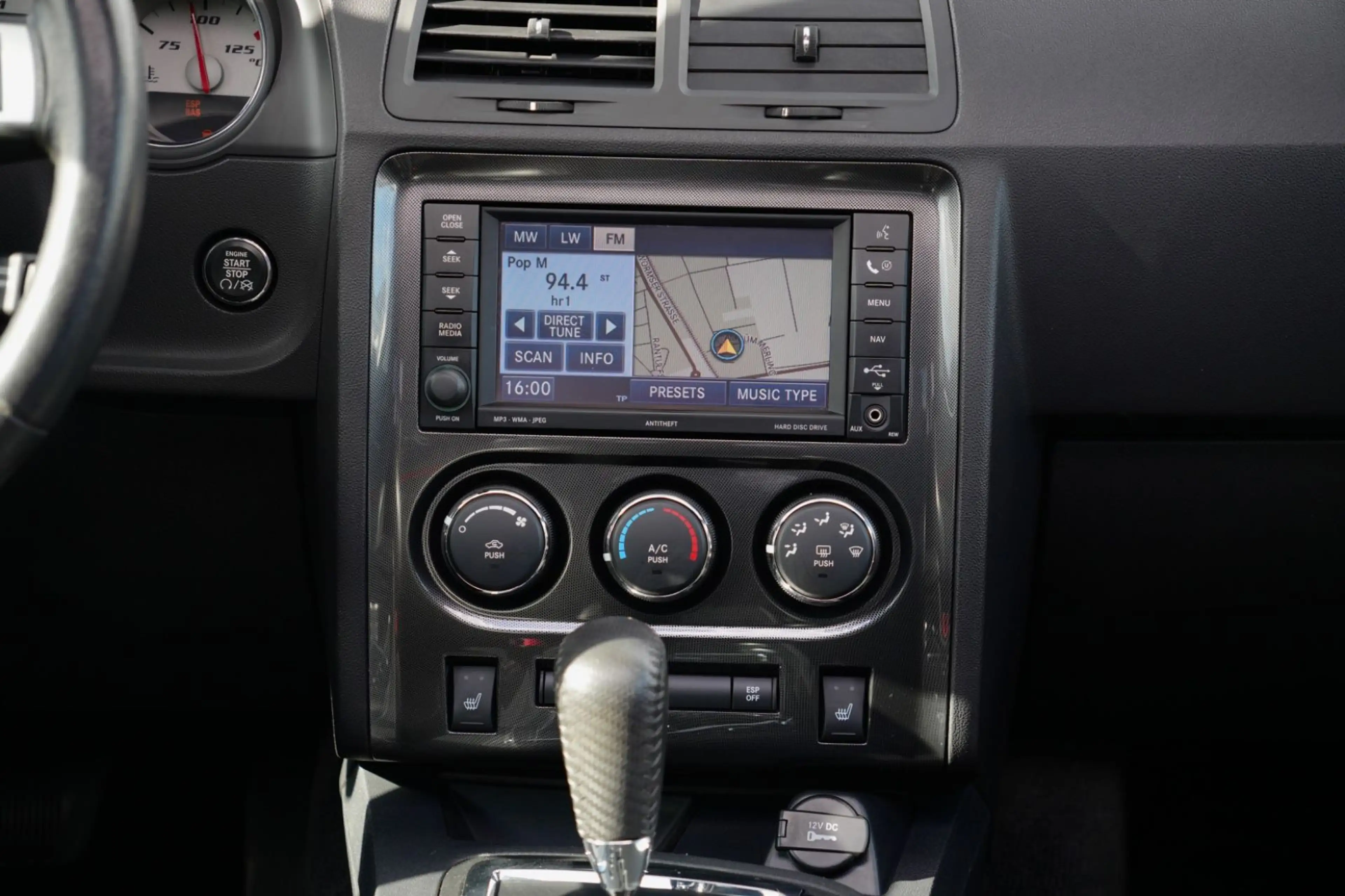 Dodge Challenger 6.1 V8 SRT-8/NAVI/PDC/UNFALLFREI — photo 17