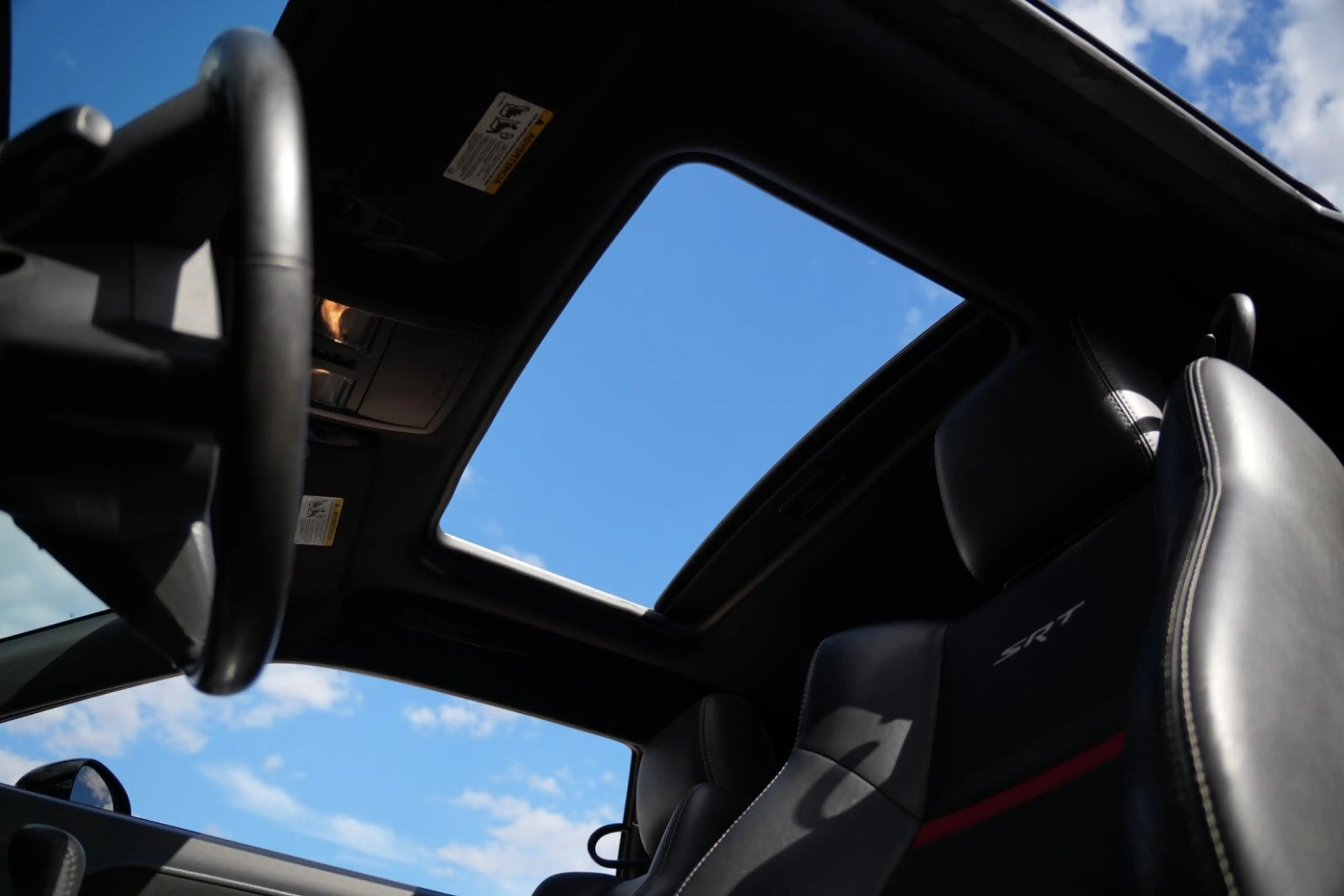 Dodge Challenger 6.1 V8 SRT-8/NAVI/PDC/UNFALLFREI — photo 13