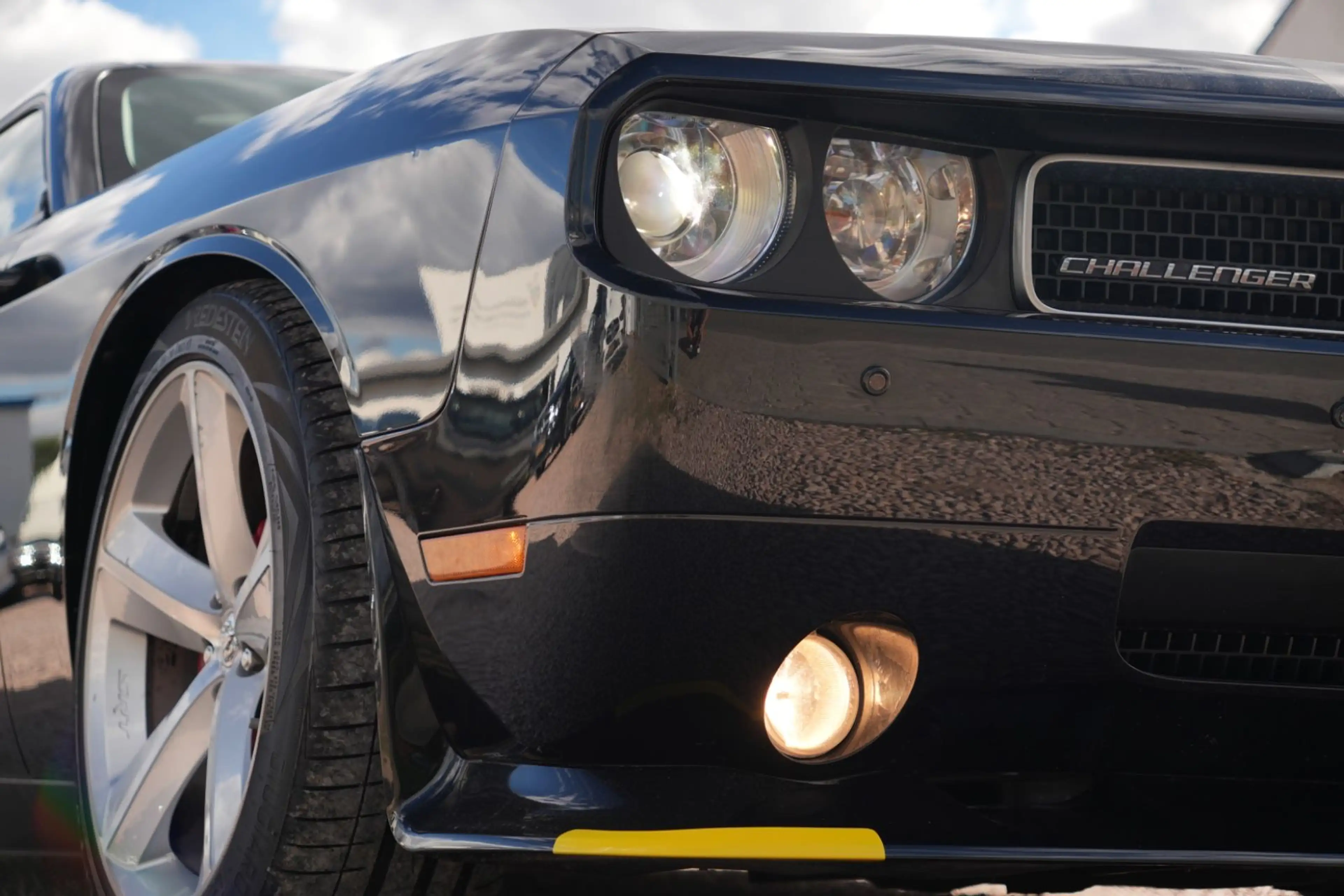 Dodge Challenger 6.1 V8 SRT-8/NAVI/PDC/UNFALLFREI — photo 32