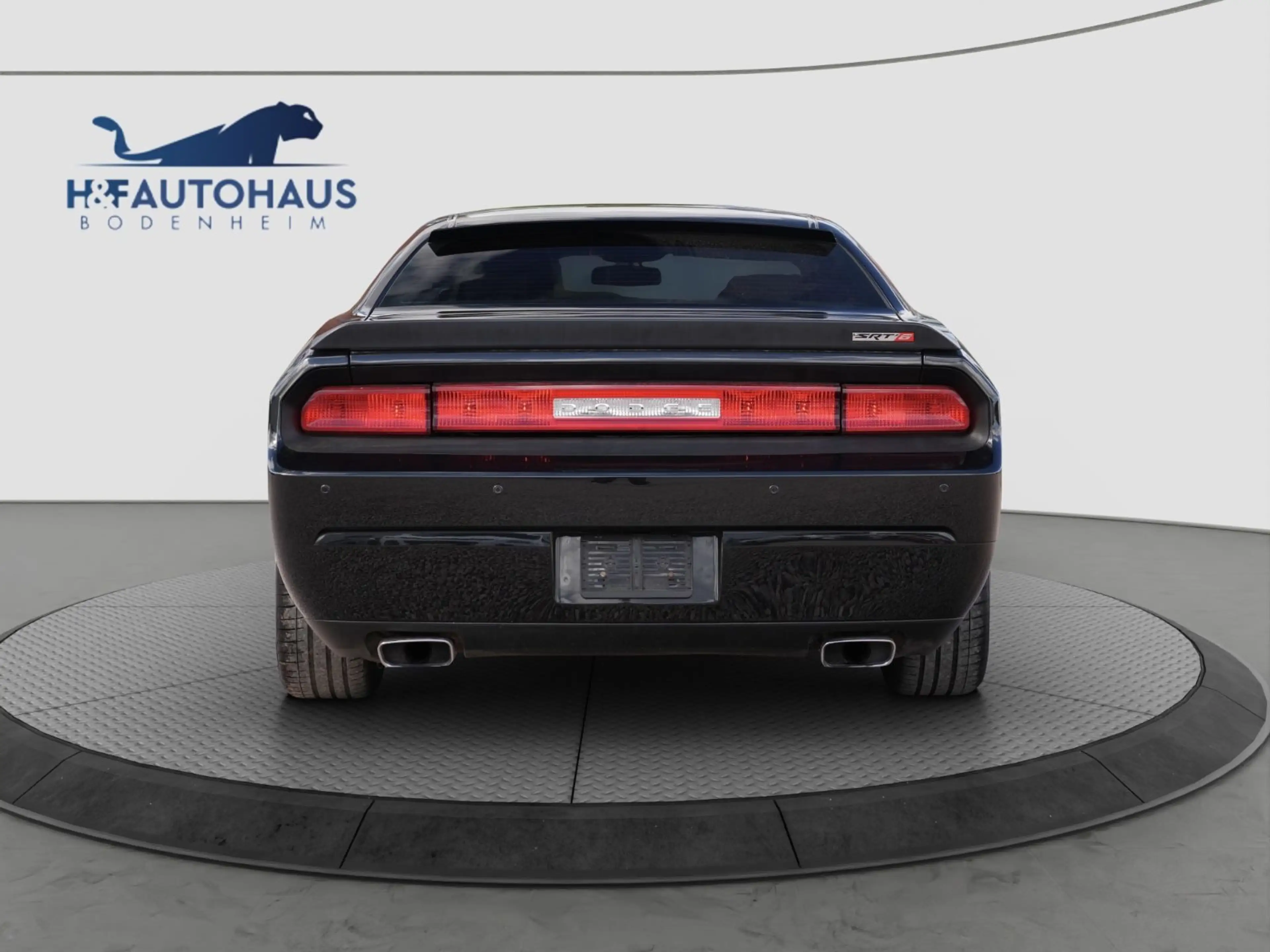 Dodge Challenger 6.1 V8 SRT-8/NAVI/PDC/UNFALLFREI — photo 6
