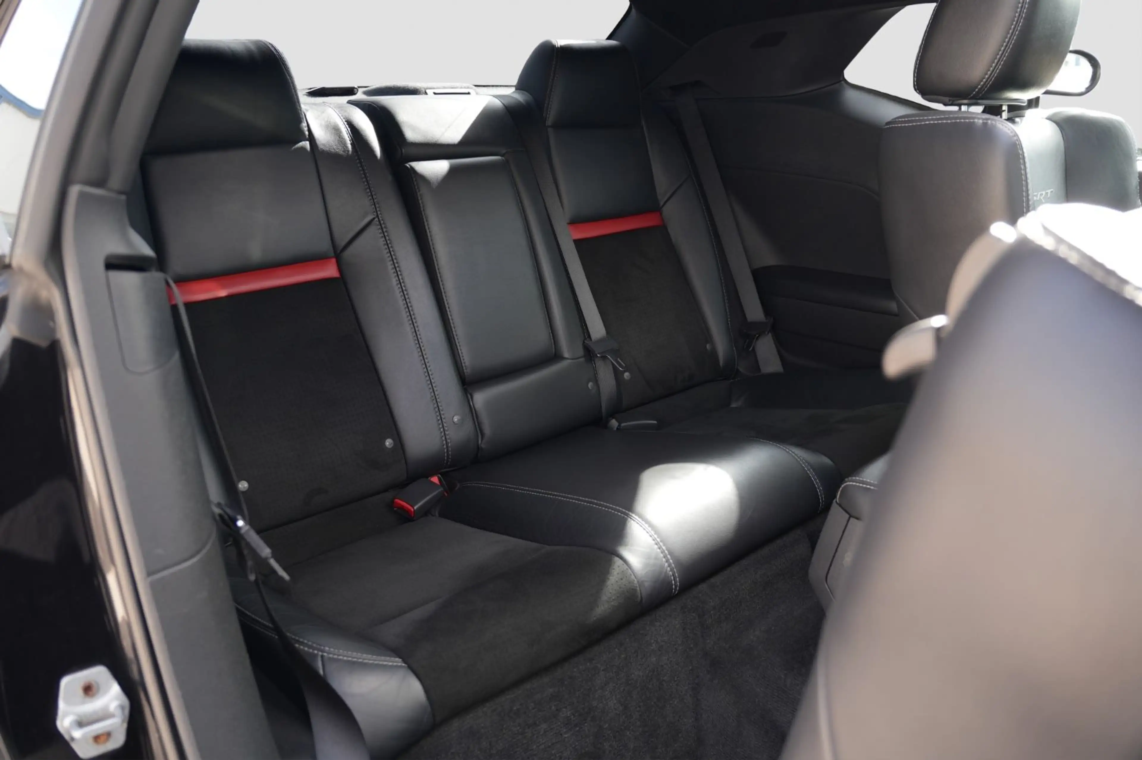 Dodge Challenger 6.1 V8 SRT-8/NAVI/PDC/UNFALLFREI — photo 22