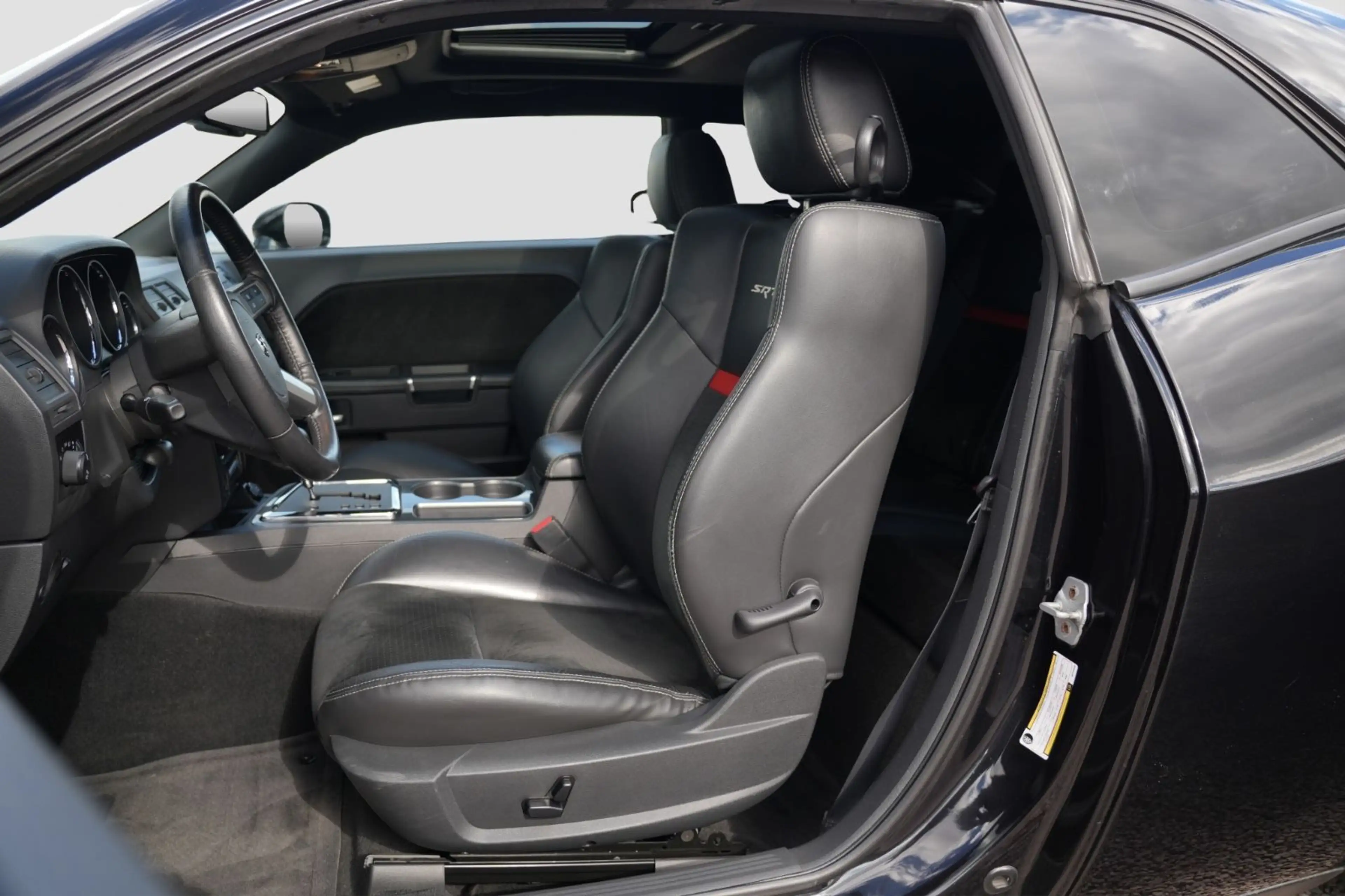 Dodge Challenger 6.1 V8 SRT-8/NAVI/PDC/UNFALLFREI — photo 20