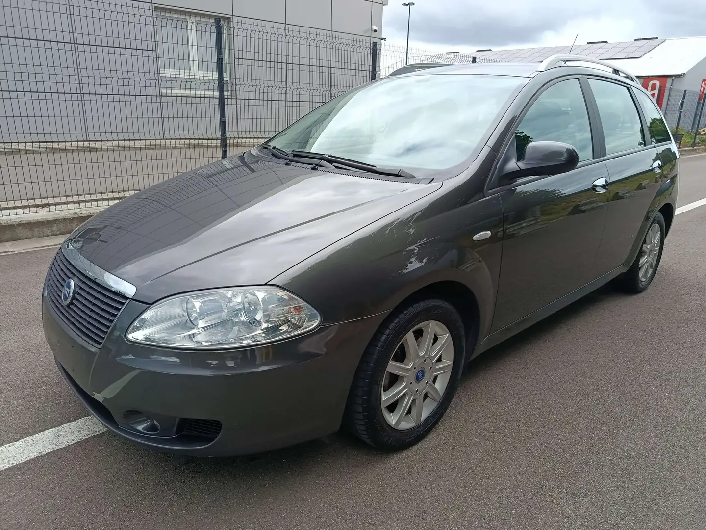 Fiat Croma Croma 1.9 Multijet Dynamic Gris - 1