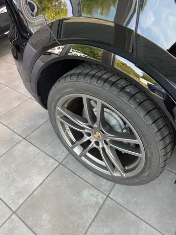 Porsche Cayenne view 7