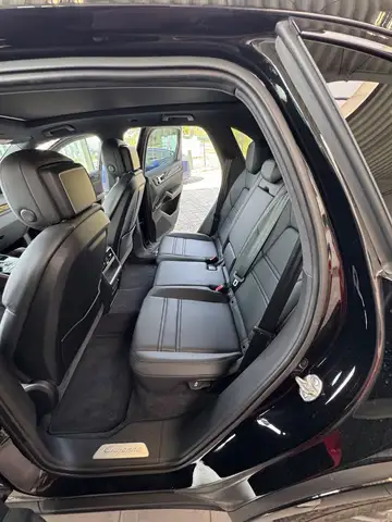 Porsche Cayenne view 12