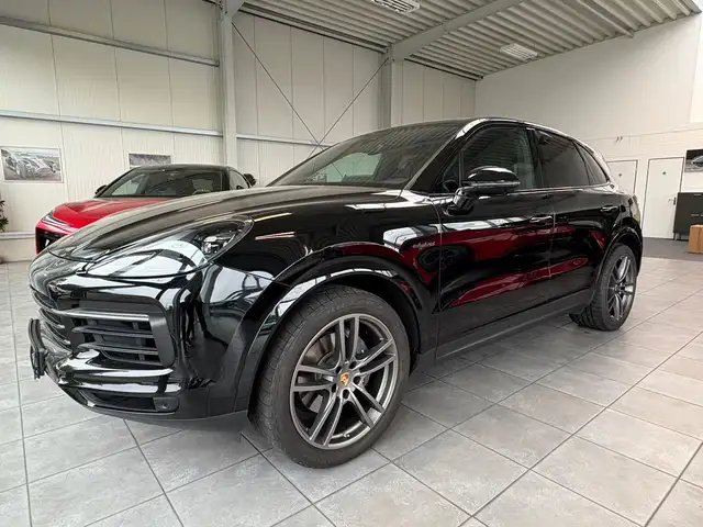 Porsche Cayenne view 2