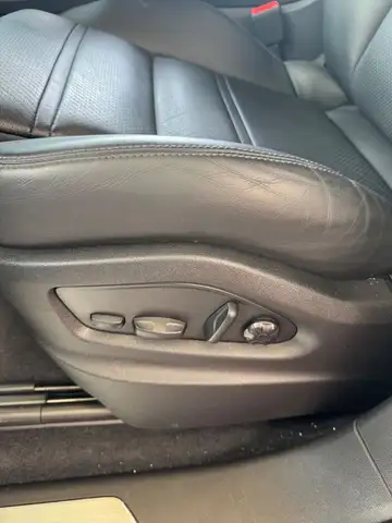 Porsche Cayenne view 8