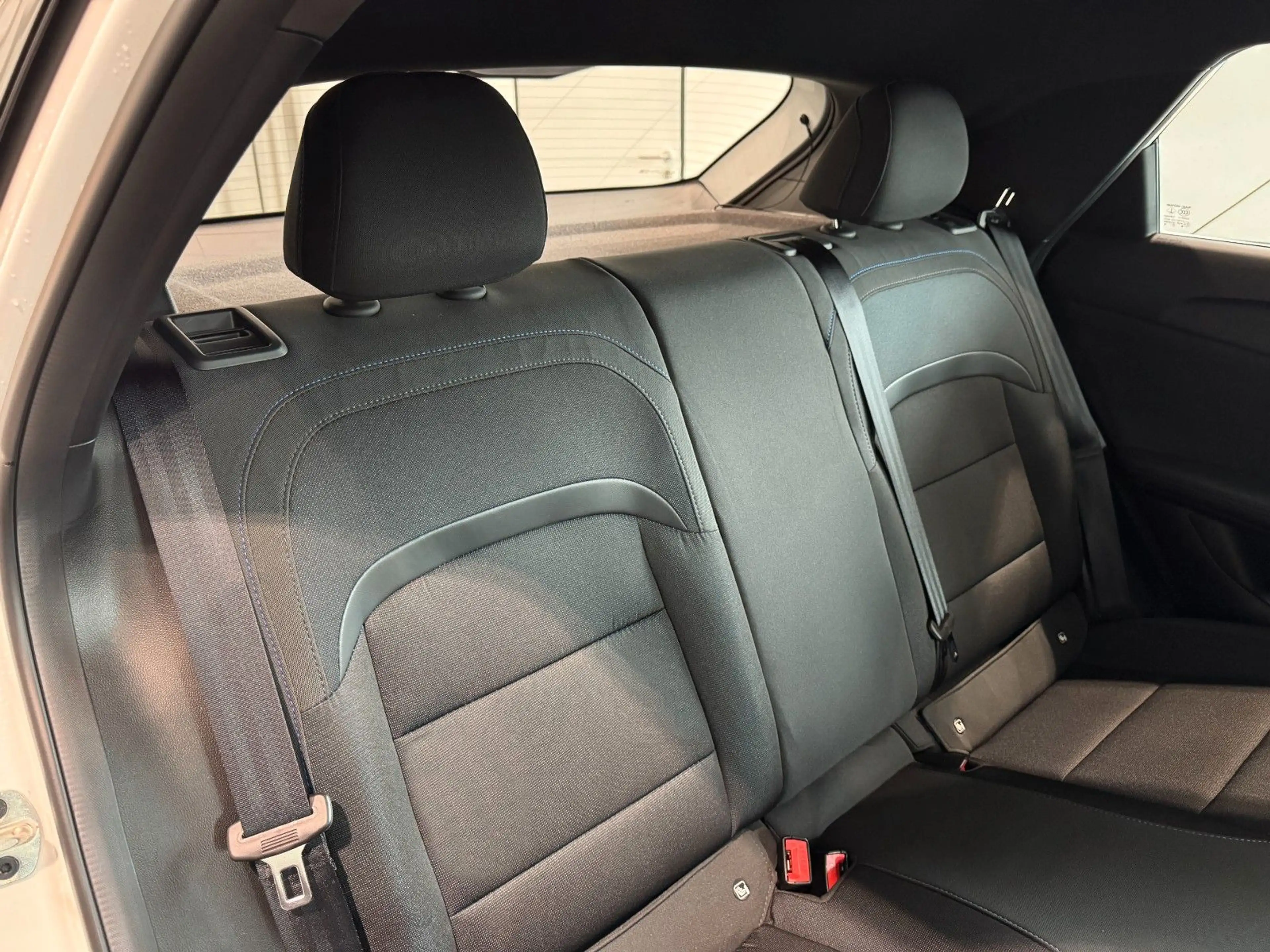 MG MG4 51kWh SpurhalteA. CarPlay DAB LED ACC — photo 13