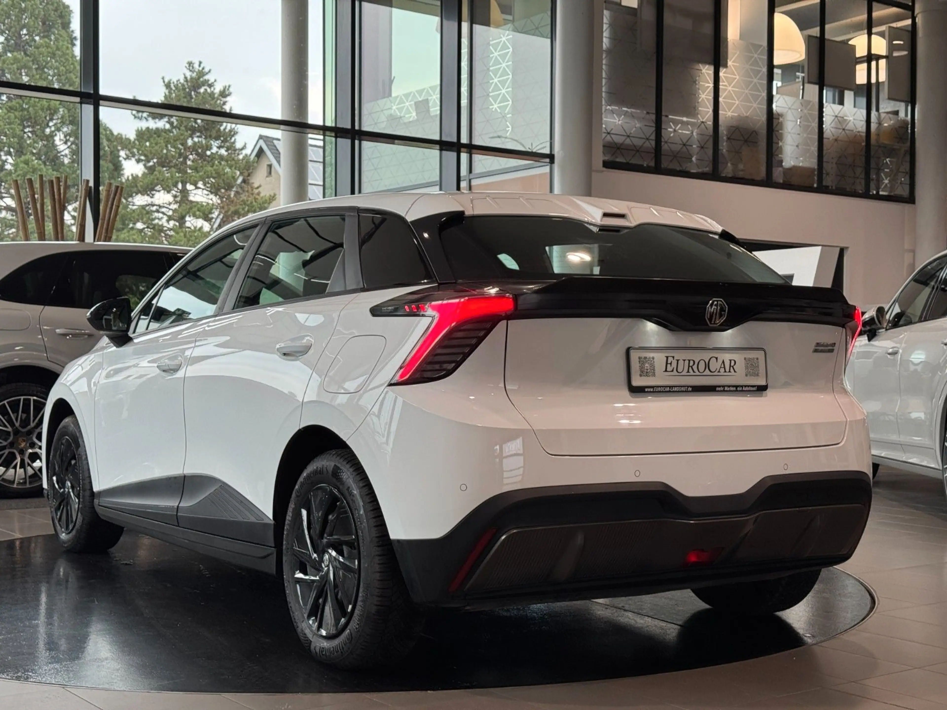 MG MG4 51kWh SpurhalteA. CarPlay DAB LED ACC — photo 2