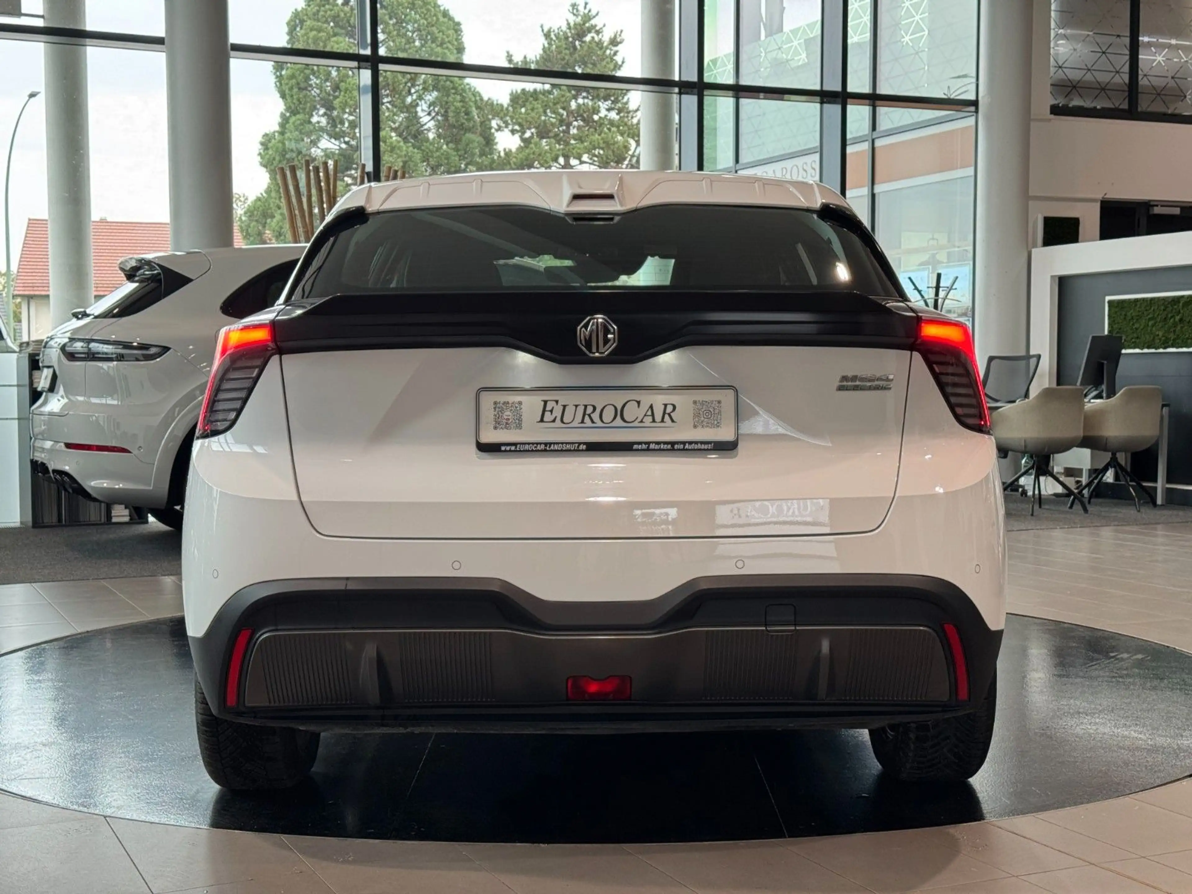 MG MG4 51kWh SpurhalteA. CarPlay DAB LED ACC — photo 25