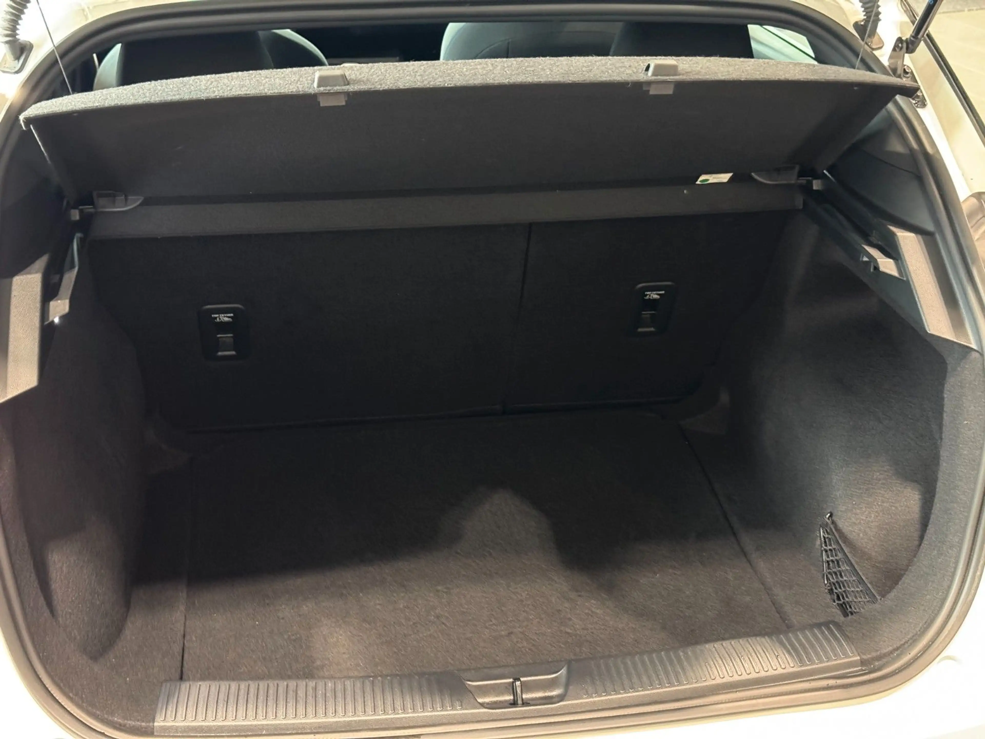MG MG4 51kWh SpurhalteA. CarPlay DAB LED ACC — photo 26