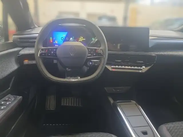 Renault Clio view 11