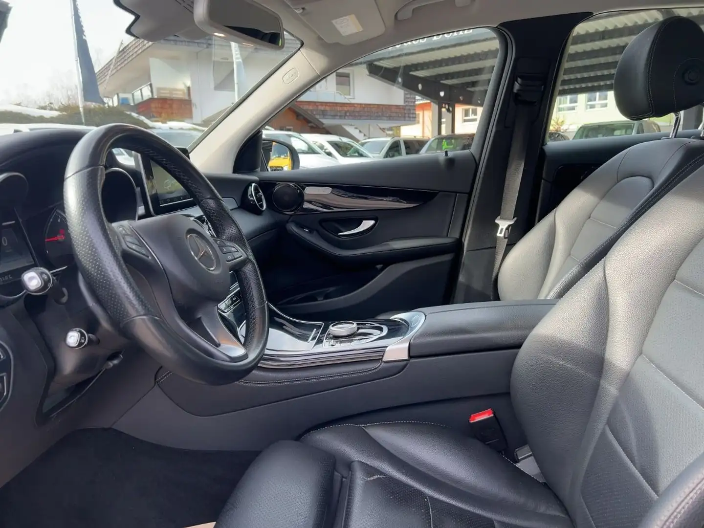Mercedes-Benz GLC 220 d 4MATIC *Distr*Shz*Navi*LED*eHeck*AHK* Grau - 2