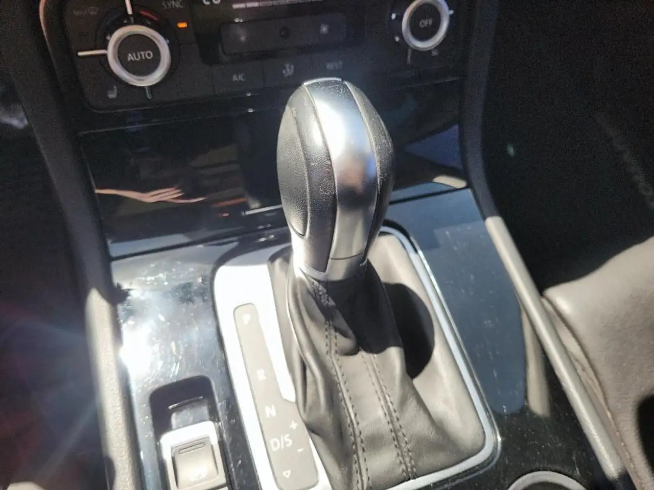 Volkswagen Touareg снимка Volkswagen Touareg