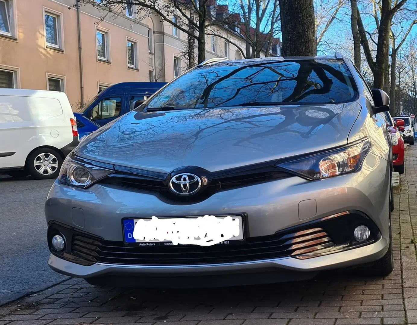 Toyota Auris Auris 1.6 D-4D Touring Sports Executive Silber - 2