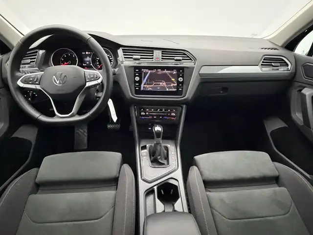 Volkswagen Tiguan view 2