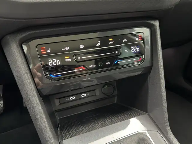 Volkswagen Tiguan view 5